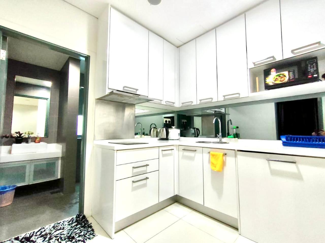 Klcc One Bedroom Apt & Studio クアラルンプール エクステリア 写真